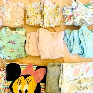 Excellent Condition 8 Sets Of Kids Size 8 Winter Pajamas Sets